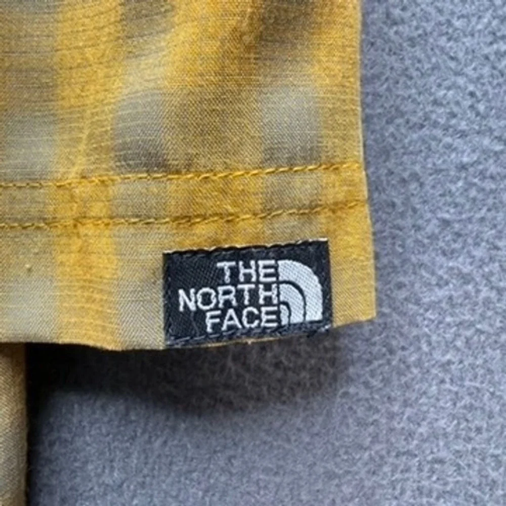 The North Face Button Down Mens XL Yellow Gingham AH6S Short Sleeve Hiking Shirt